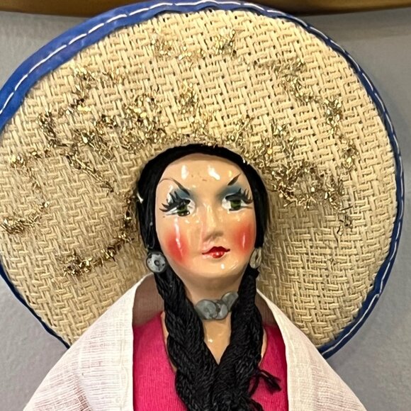 Vintage 1950s Doll Mexican Senorita Lady Sombrero Folk Art Souvenir Hard Plastic - Picture 2 of 10